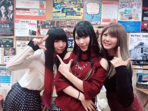 Lupielというサブカル系ガールズユニットのサポートをしてます。