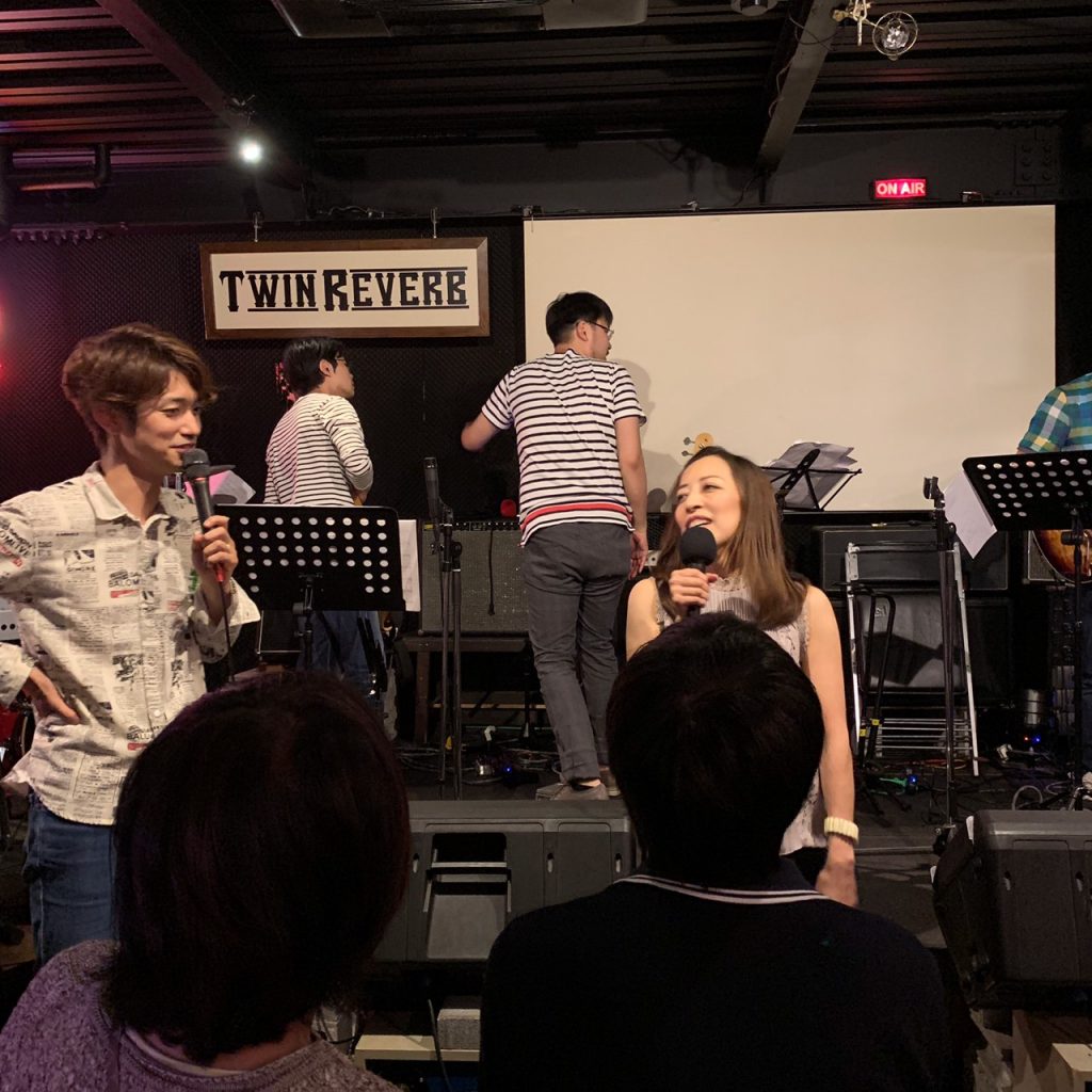 バンドサポートだけでなく、運営、MC、次の出演者の準備全部自分たちでやる完全DIY発表会(笑)
